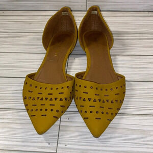 Madden Girl Mustard Sz 7 Flats